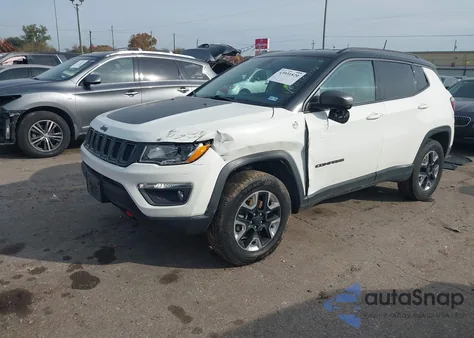 2018 Jeep Compass Trailhawk 4X4 z USA, uszkodzony, nr VIN 3C4NJDDB4JT404042